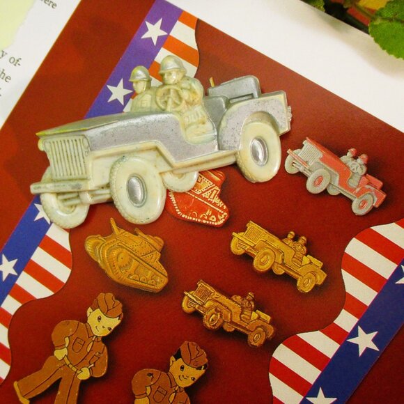 WWII MILITARY Home Front Jeep Soldiers Brooch ~ VINTAGE Military Jeep Book Piece - Picture 5 of 16